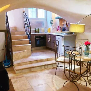 De Charme Au Coeur Du Vieil Appartement Antibes